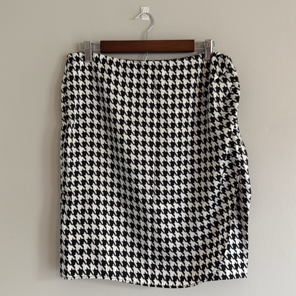 LIZ CLAIBORNE SKIRT - Picture 3 of 5